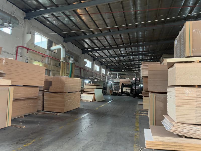 Dongguan Lingfeng Wood Industry Co., Ltd. निर्माता उत्पादन लाइन